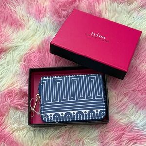 Trina Turk Blue and White Geometric Key Holder‎
